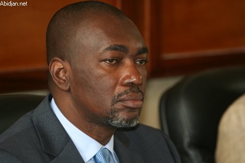 Couverture des élections - Les journalistes reçoivent un guide